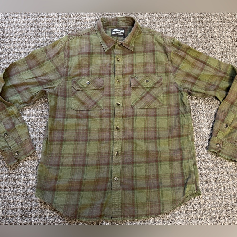 **SOLD Men’s Mountain Khakis Green Plaid Light Flannel Button Down Shirt, Large